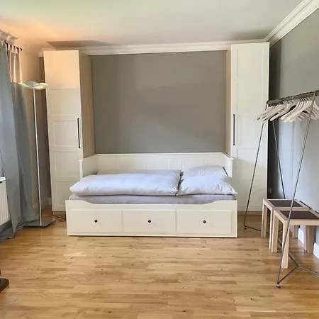 Ruhiges Am Wald Mit Garten Appartamento